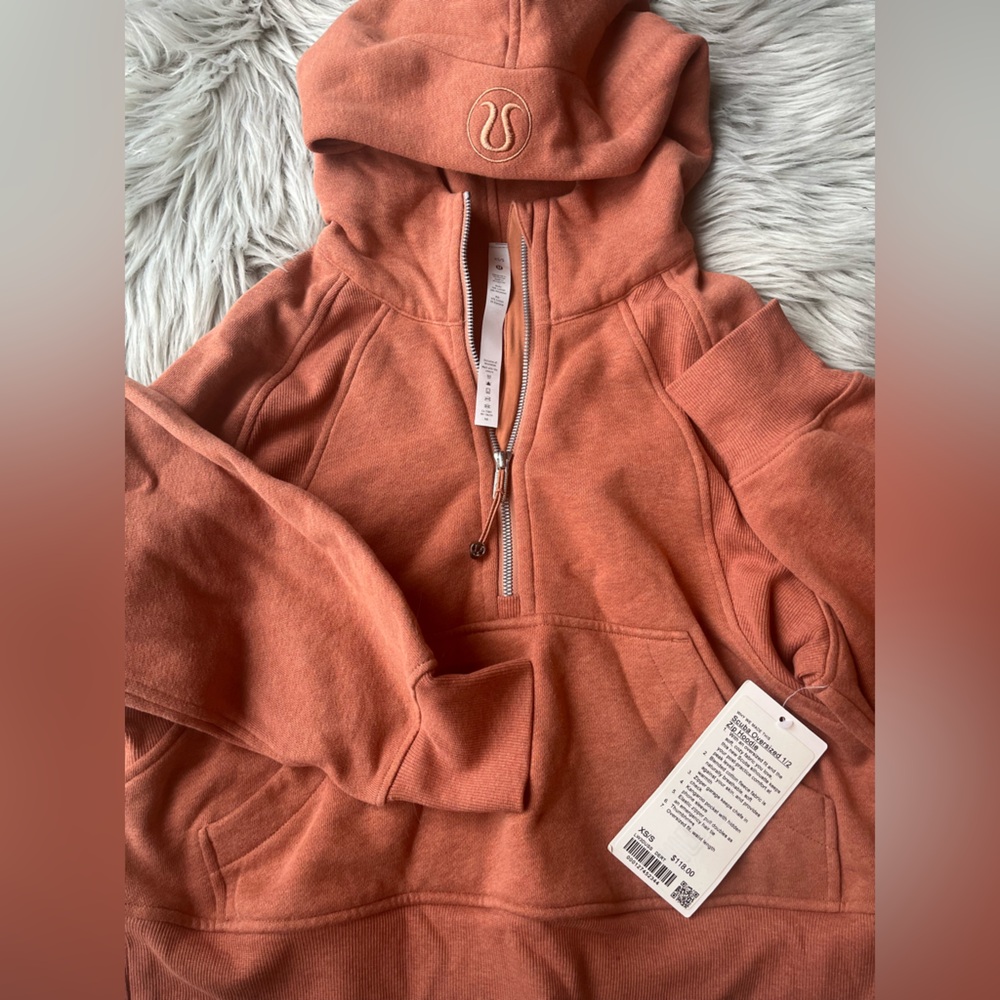 NWT Lululemon Scuba 1/2 Zip rare color Xs/S